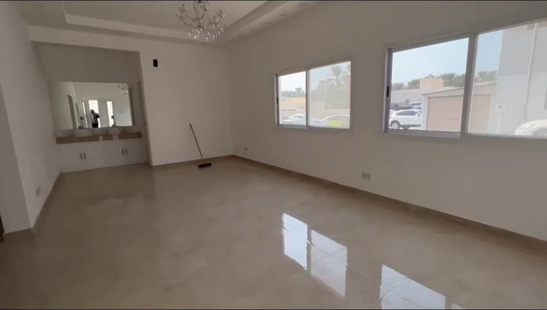 فيلا في كرزكان للبــيع